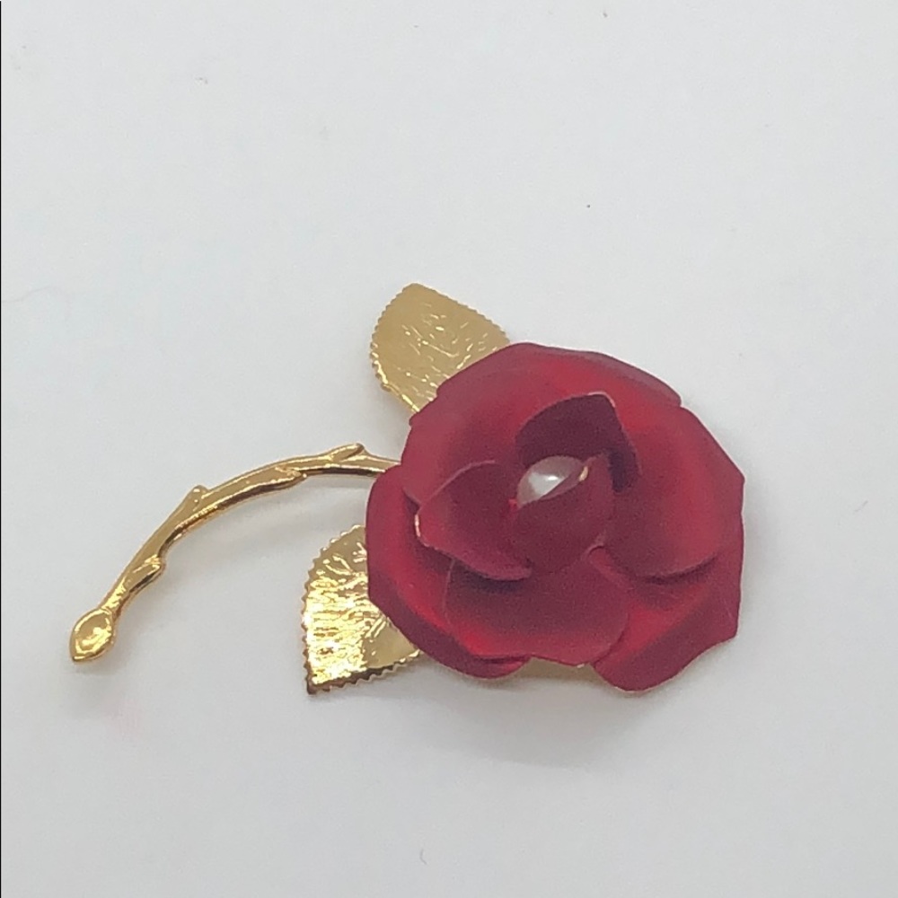 Rose Pearl Brooch - Picture 2 of 4